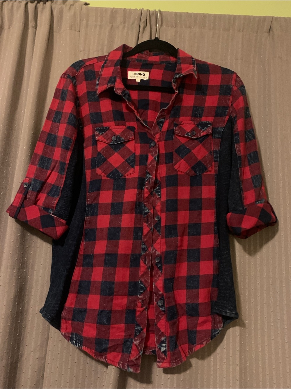 Ci Sono Red and Navy Plaid Button-Down Shirt Large